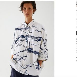 COS Wide Printed cotton shirt in XS